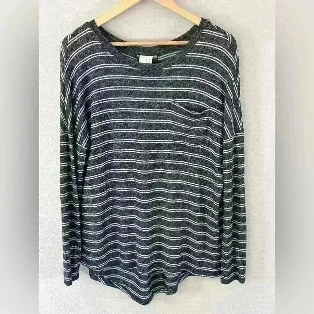 a.n.d eway gray white striped long sleeve sweater pocket pleated Women's Medium